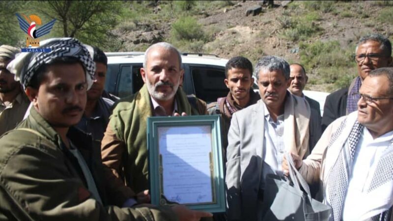 قافلة عيدية للمرابطين في جبهة العود بمحافظة الضالع