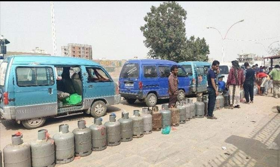 أزمة الغاز تضاعف معاناة سكان عدن خلال ايام عيد الأضحى
