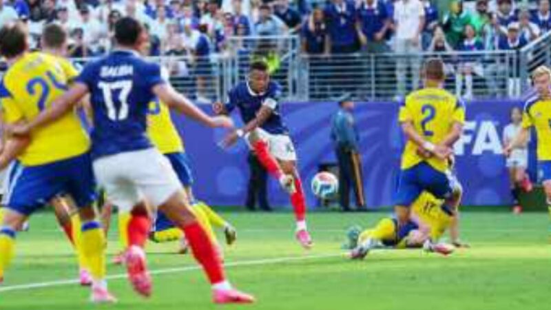 فرنسا تتأهل إلى دور الـ16 بعد فوزها على السويد 3 – 0