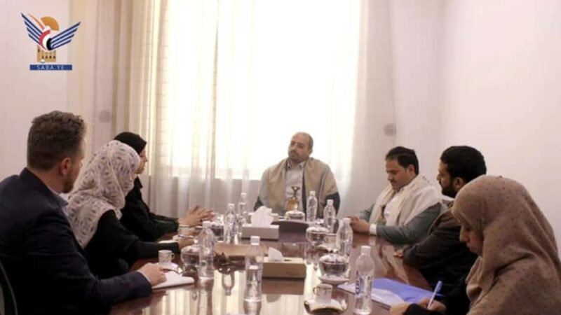 ابو راس يستمع من رئيسة بعثة اللجنة الدولية للصليب الأحمر المستجدات الجارية لإطلاق سراح الأسرى المرتقبه