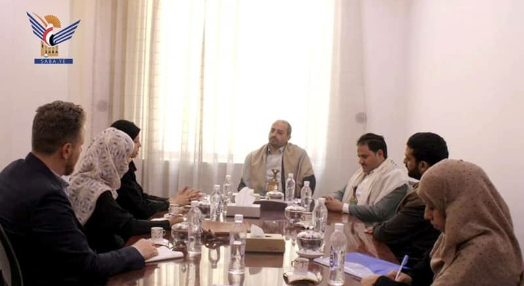 ابو راس يستمع من رئيسة بعثة اللجنة الدولية للصليب الأحمر المستجدات الجارية لإطلاق سراح الأسرى المرتقبه