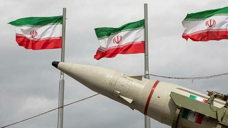 مستشار المرشد الإيراني يهدد بـ”عقاب شديد” للعدو وشركائه