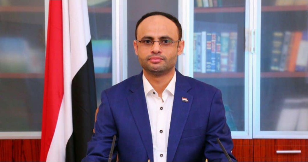 الرئيس المشاط : عندما يحذر السيد القائد ويلبيه يمن الإيمان والحكمة فاضبطوا ساعاتكم بتوقيت صنعاء