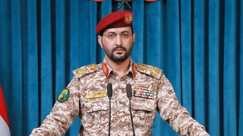 القوات المسلحة تستهدف سفينتين نفطيتين سعوديتين تثبيتا لمعادلة الحصار بالحصار