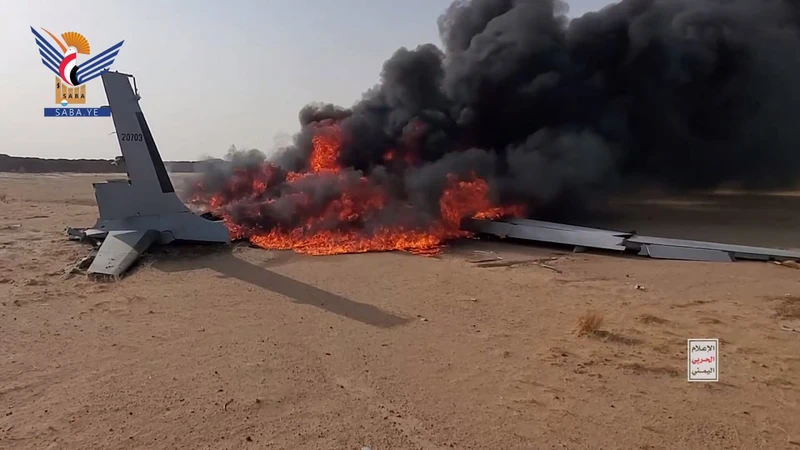 الإعلام الحربي يوزع مشاهد إسقاط وحطام طائرة “بيرقدار أكنجي” التابعة للعدو السعودي