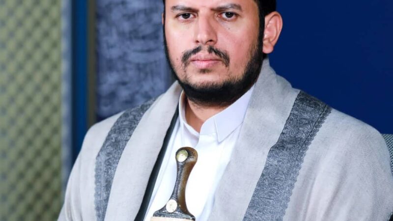 قائد الثورة يجدّد التأكيد على حق الشعب اليمني في موقفه وقضيته العادلة ومطالبه المشروعة بإنهاء الحصار والاحتلال السعودي