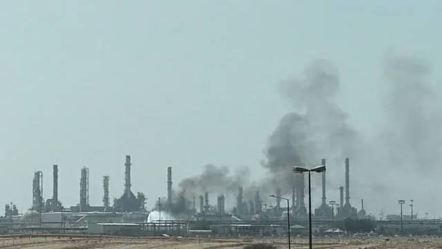 مصدر عسكري يوجه “نصيحة” للمساهمين في أرامكو